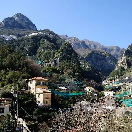 Konukevi Valenti Amalfi