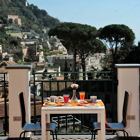 Valenti أمالفي